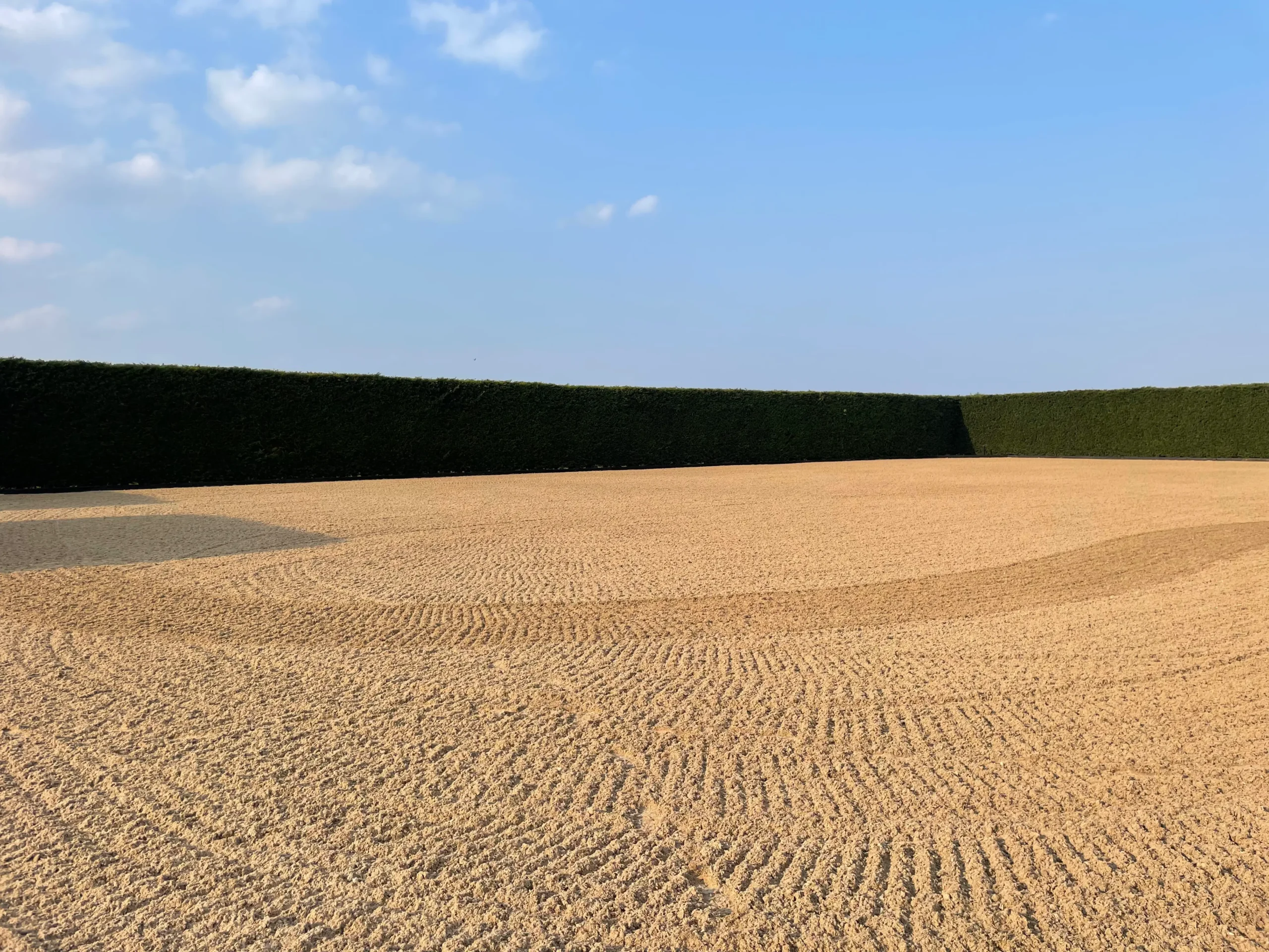 Pro-fibres, stabilising fibres, horse arena
